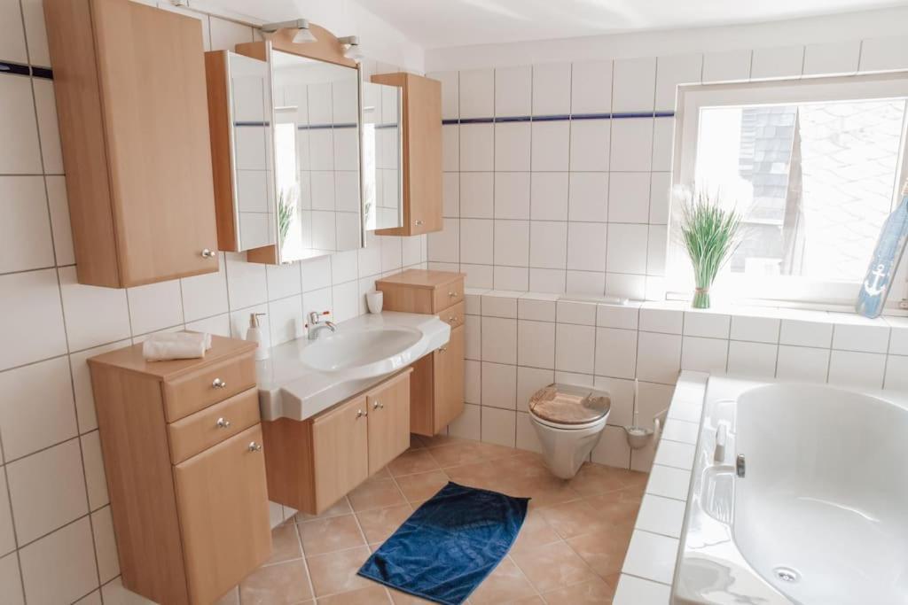_Ferienhaus Leutesdorf Rheinzeit 614 Schoenes Haus Direkt Am Rhein Esterno foto